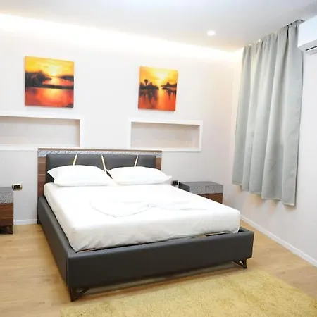 Near Center 1 * Τίρανα