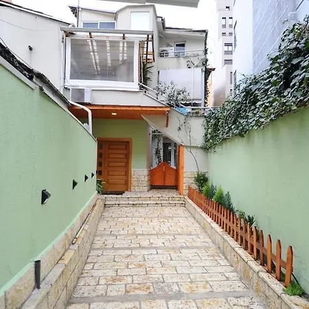 Near Center 1 Tirana