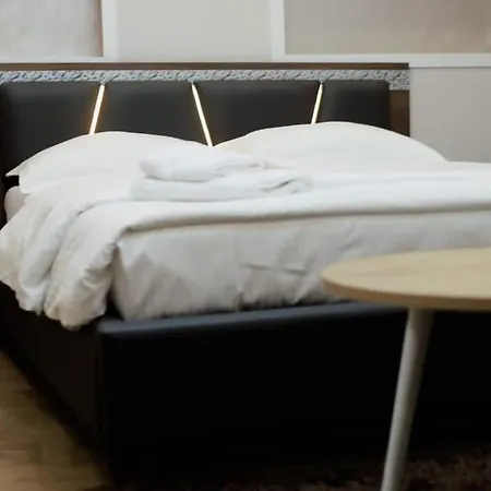 Near Center 1 * Τίρανα