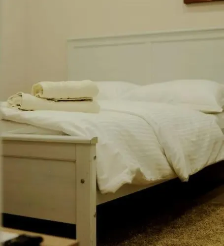 Apartman Near Center 1 *